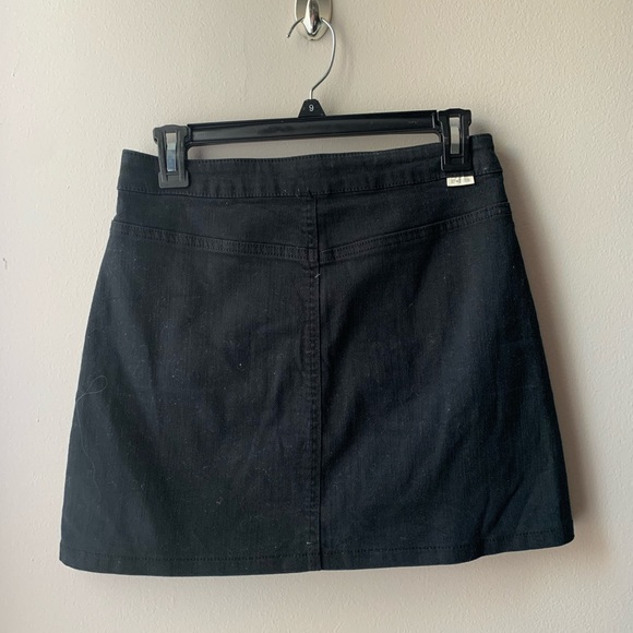 BUTTON DOWN DENIM MINI SKIRT FALL FASHION - Picture 2 of 2